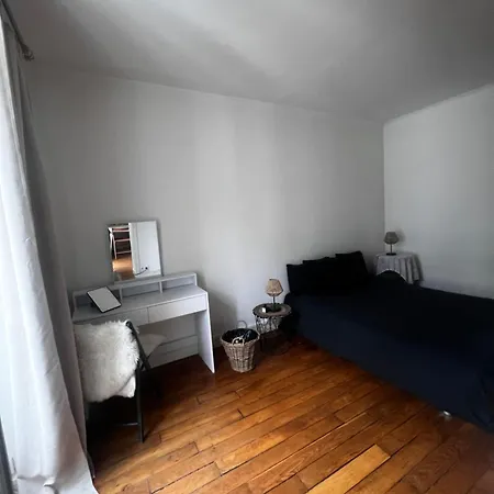 Eiffel Tower View Haussmanian Charm 2min Walk From The Eiffel Tower Gardens Parigi