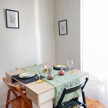 Eiffel Tower View Haussmanian Charm 2min Walk From The Eiffel Tower Gardens Appartamento Parigi