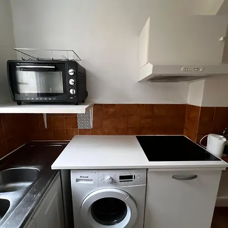 Eiffel Tower View Haussmanian Charm 2min Walk From The Eiffel Tower Gardens Appartamento Parigi