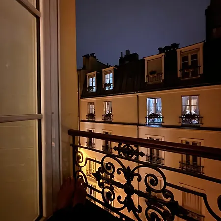 Eiffel Tower View Haussmanian Charm 2min Walk From The Eiffel Tower Gardens Appartamento *