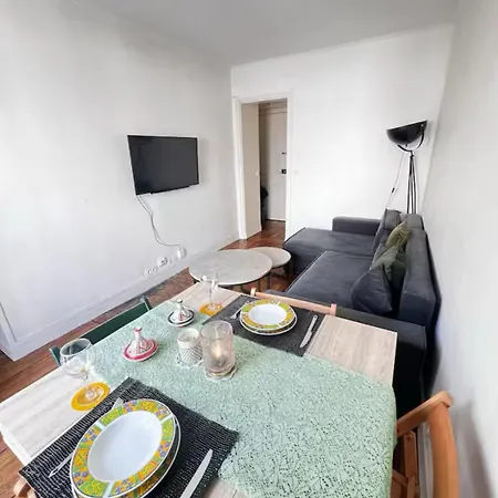 Eiffel Tower View Haussmanian Charm 2min Walk From The Eiffel Tower Gardens Appartamento