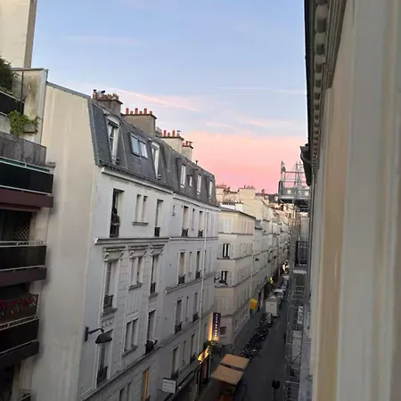 Eiffel Tower View Haussmanian Charm 2min Walk From The Eiffel Tower Gardens